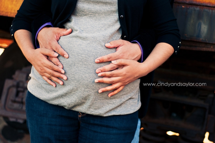 Maternity photos at Grapevine Train Museum by Plano Photographers Cindy and Saylor