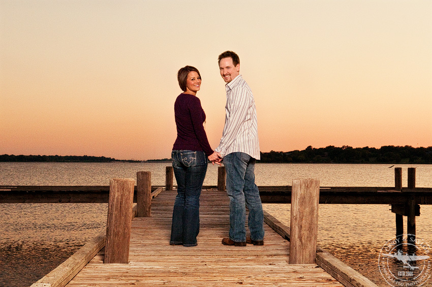 seanandtrisha-289 texas engagement portraits at white rock lake at sunset