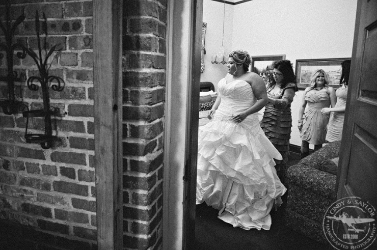 bride getting ready at the stockyard hotel in the historic ft. worth stockyards