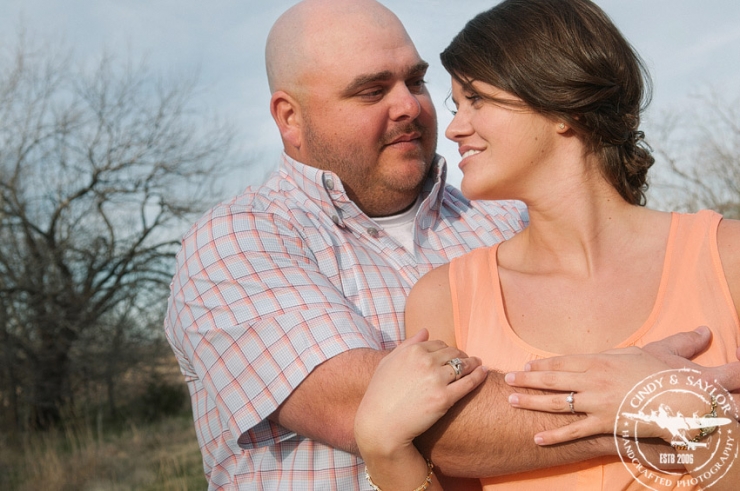 country engagement session by dallas wedding photographers Cindy & Saylor