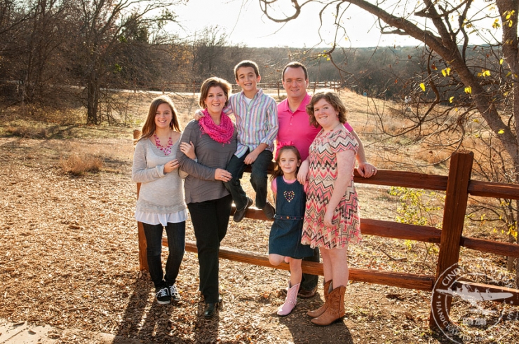 pink and grey plano family portraits at arbor hills nature preserve