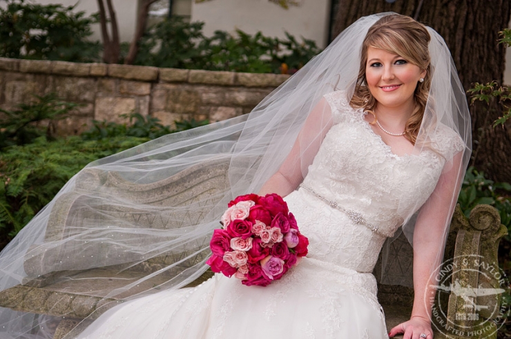 Bridal portraits with hot pink, light pink bouquet at the dallas arboetum