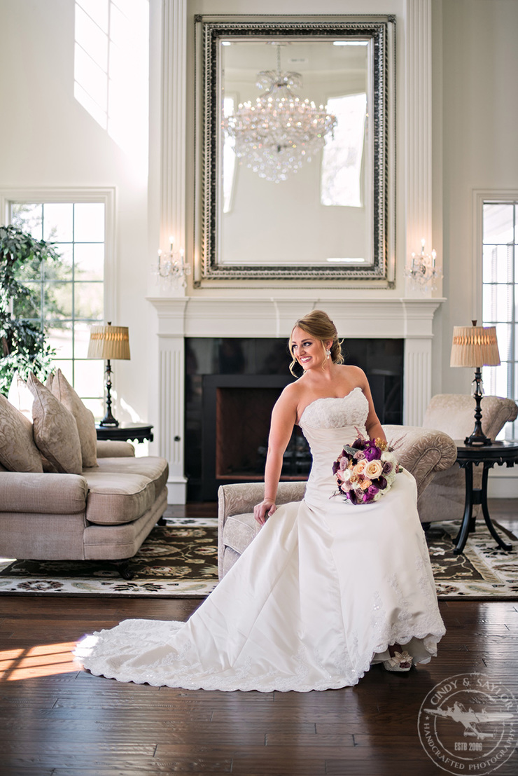 bridal session at The Milestone Mansion Wedding Venue in Denton Texas | Photos by Cindy and Saylor, Floral by CoCo Fleur, Makeup by Wendy Zerrudo